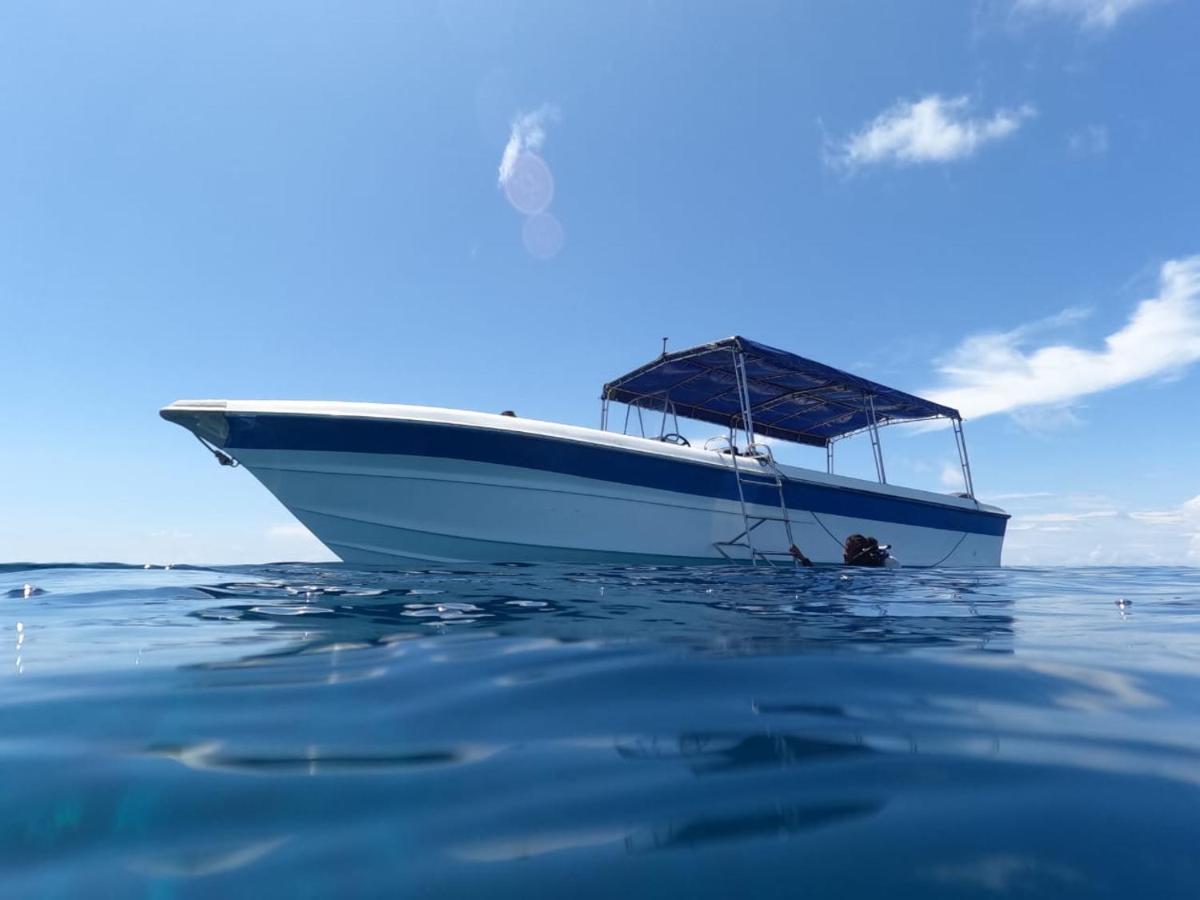 Maratua Dive Center And Lodge Maratua Island Zewnętrze zdjęcie